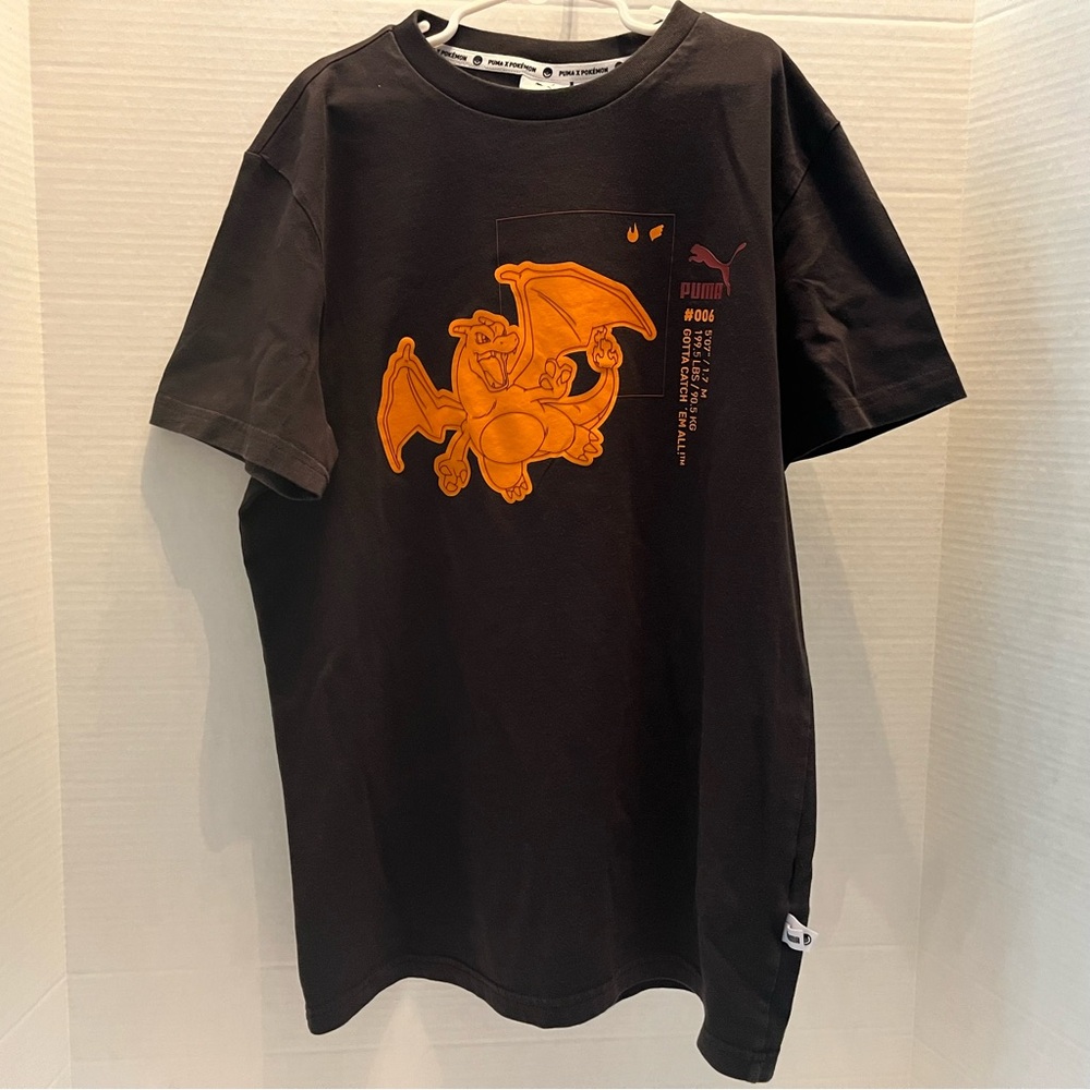 Puma x Pokémon – Black T-Shirt with Charizard graphic – Kids X-Large